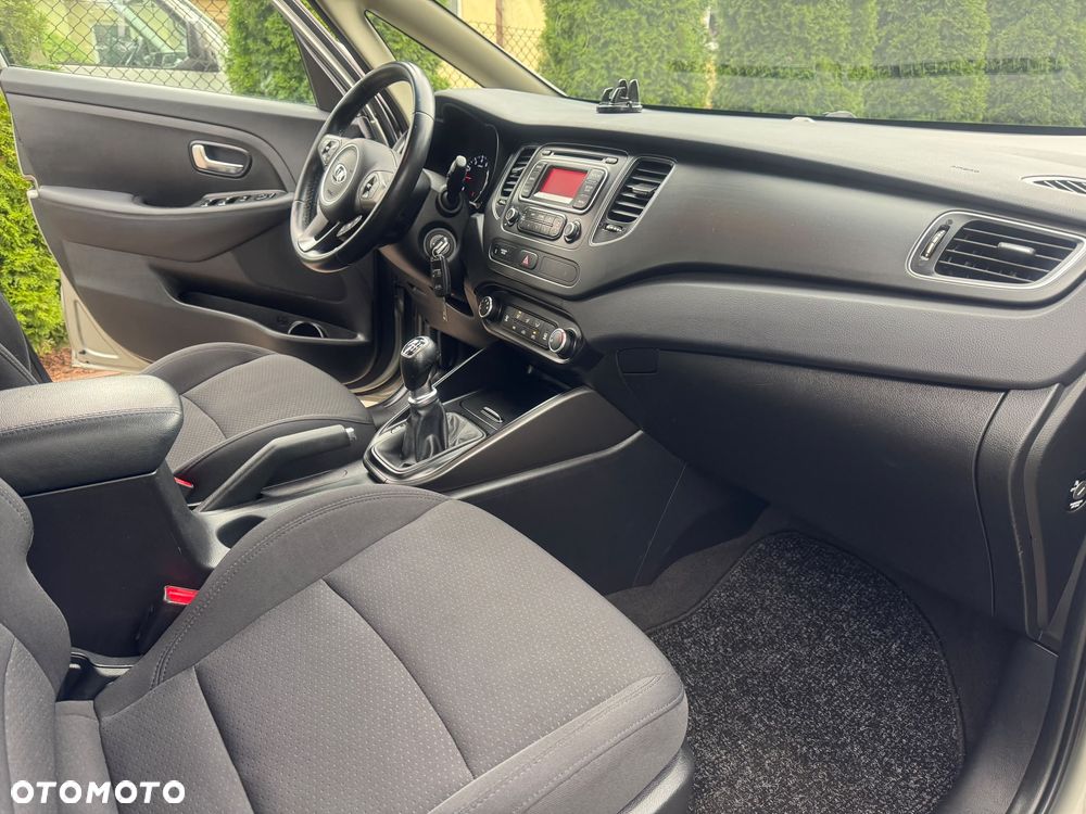 Kia Carens 1.6 GDI Dream Team Edition - 6