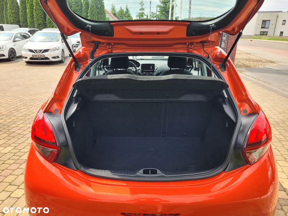 Peugeot 208 1.2 PureTech Style - 10