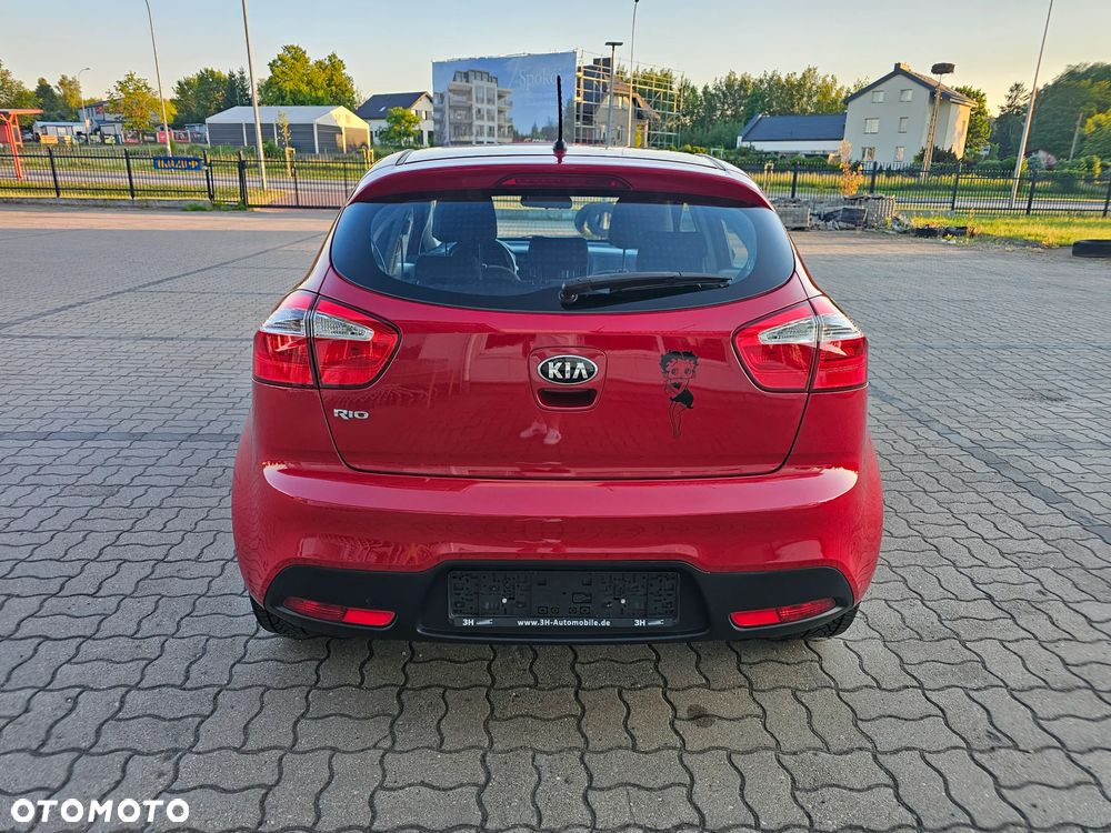 Kia Rio - 5
