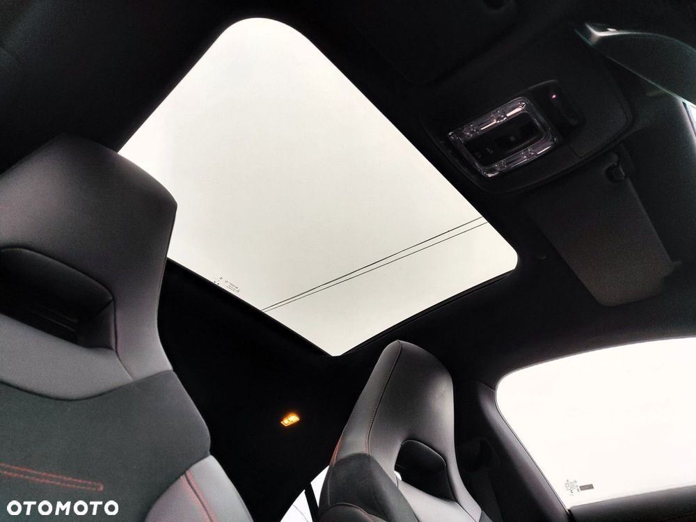 Mercedes-Benz CLA - 13