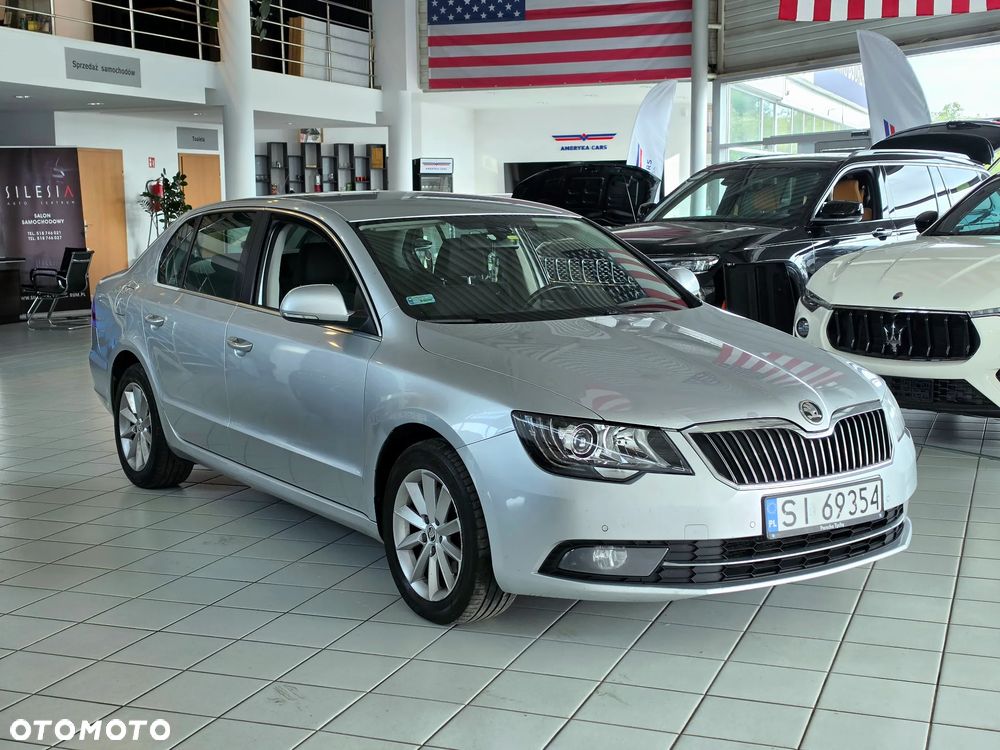 Skoda Superb 2.0 TDI Elegance DSG - 2