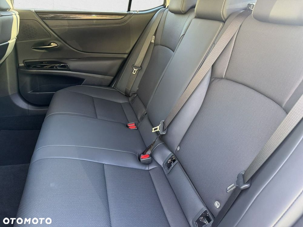 Lexus ES - 21