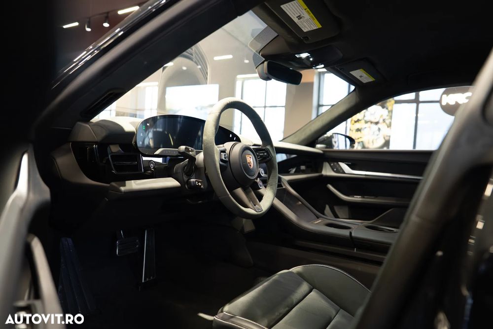 Porsche Taycan - 34