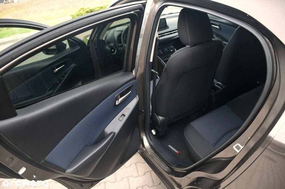 Mazda 2 - 15
