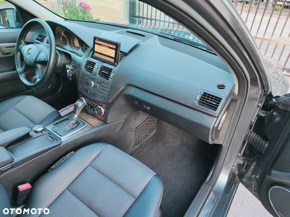 Mercedes-Benz Klasa C 350 CDI DPF 4Matic 7G-TRONIC Avantgarde - 11