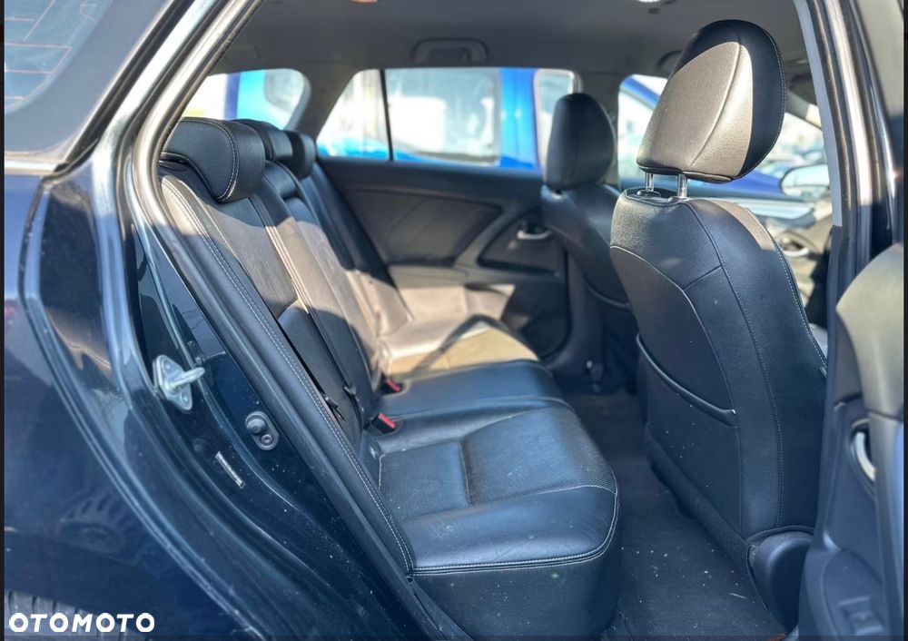 Toyota Avensis - 7