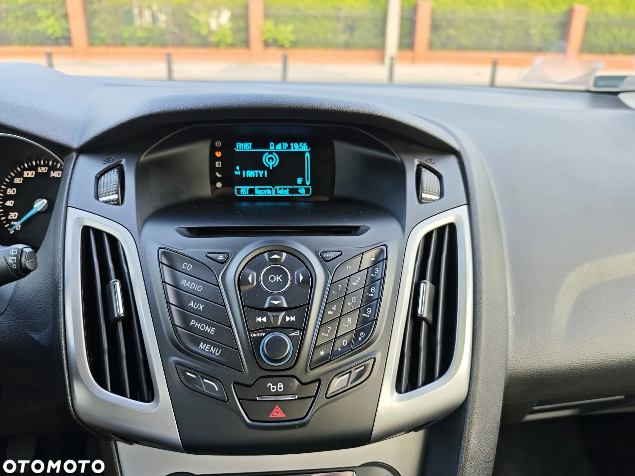 Ford Focus 1.6 Titanium - 12