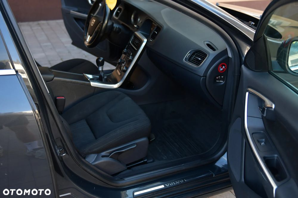 Volvo S60 D3 Momentum - 23