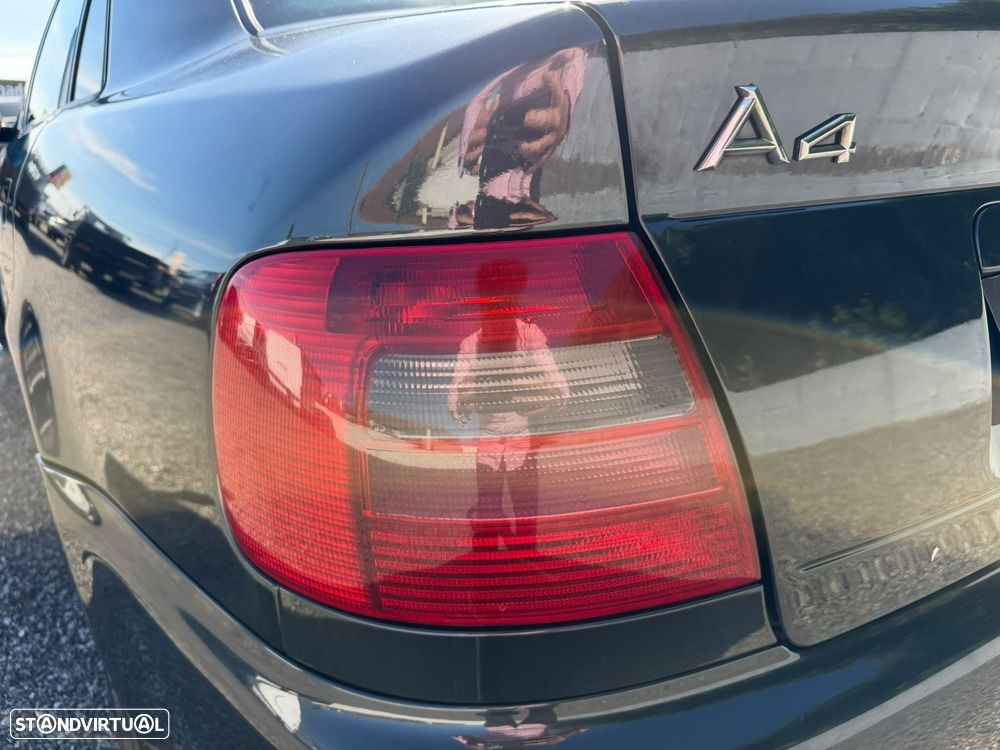 Audi A4 1.9 TDI Confort - 22