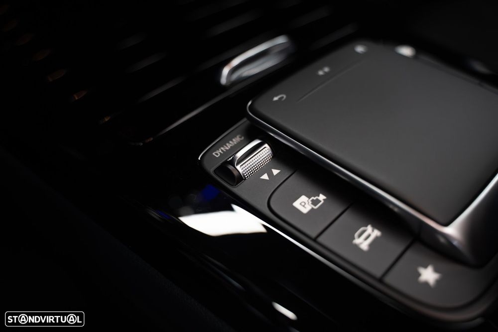 Mercedes-Benz A 250 e 8G-DCT AMG Line - 35