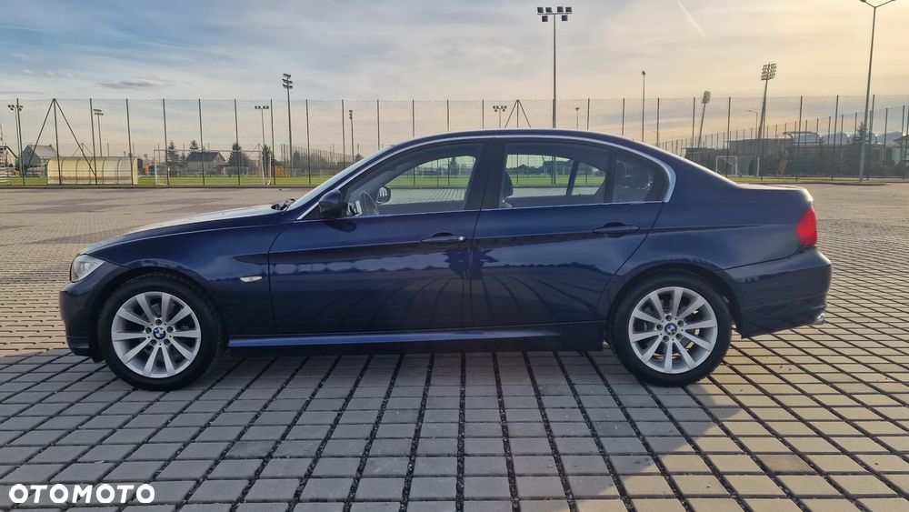 BMW Seria 3 320d - 30