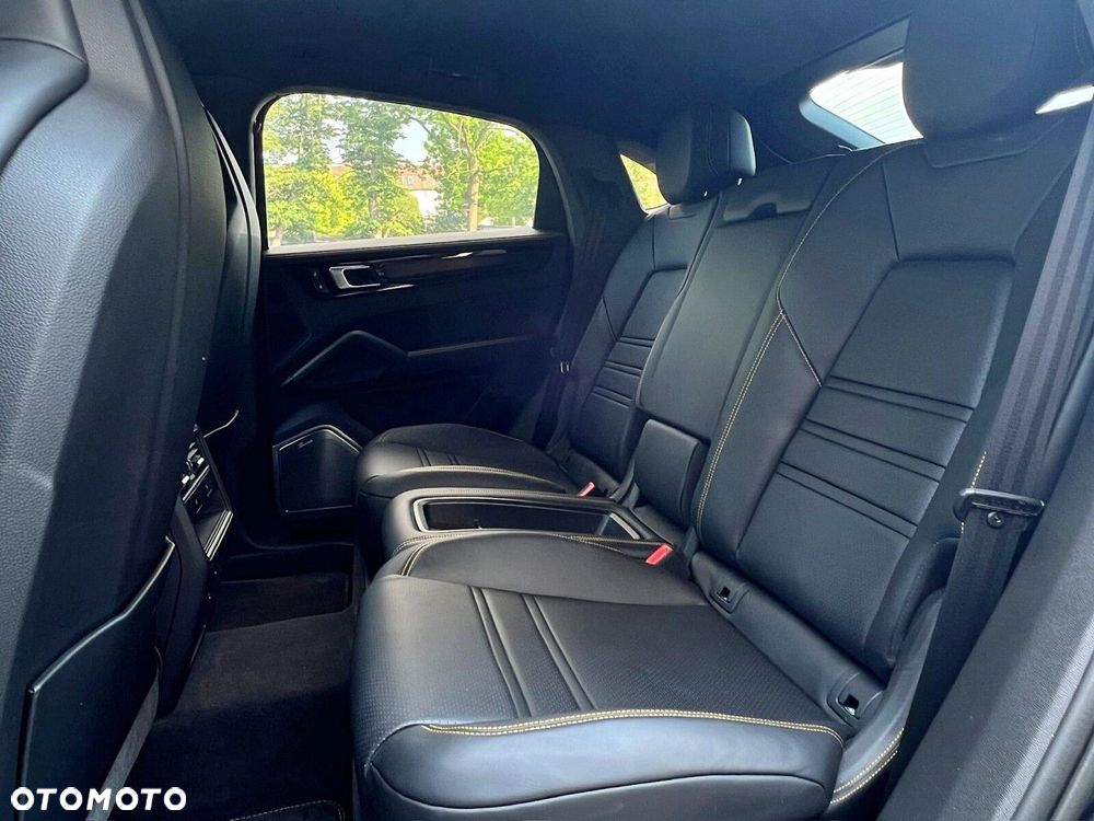 Porsche Cayenne - 23