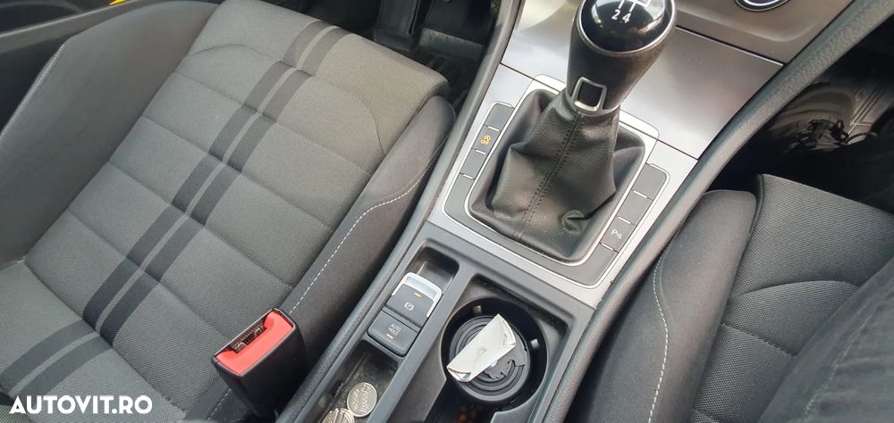 Volkswagen Golf 1.6 TDI DPF Style - 7