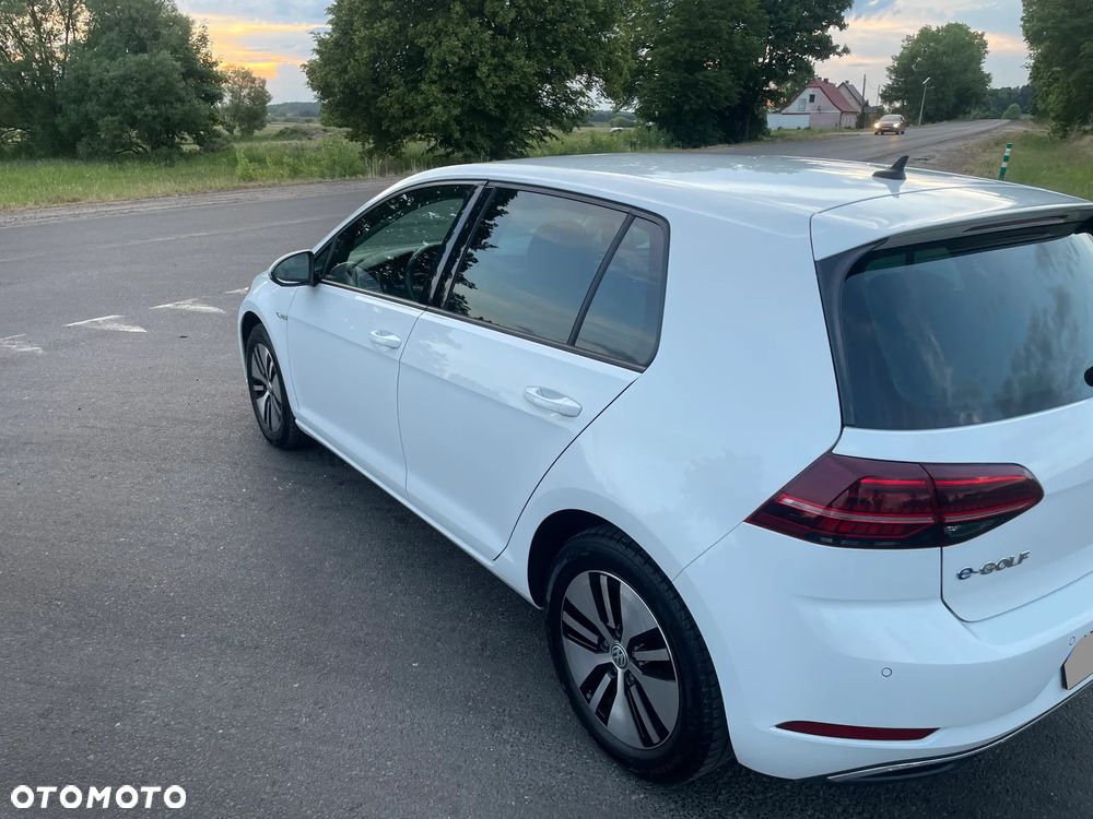 Volkswagen Golf - 23