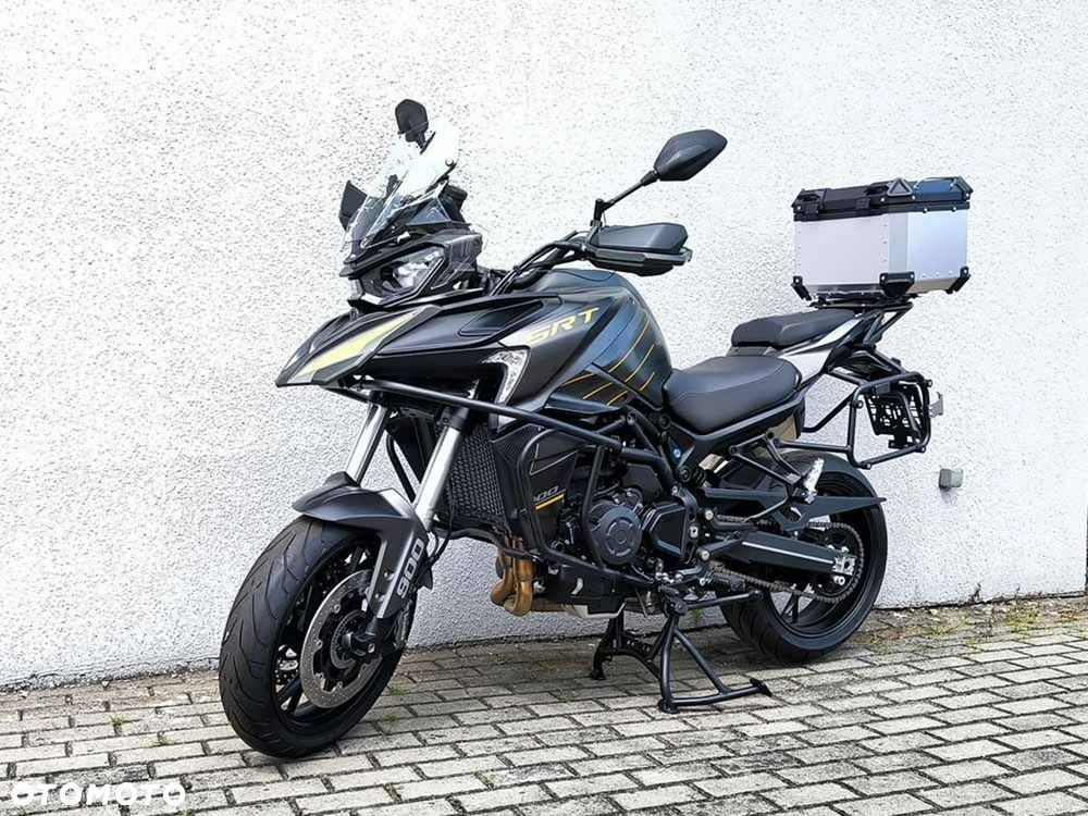 QJMOTOR SRT900S - 11