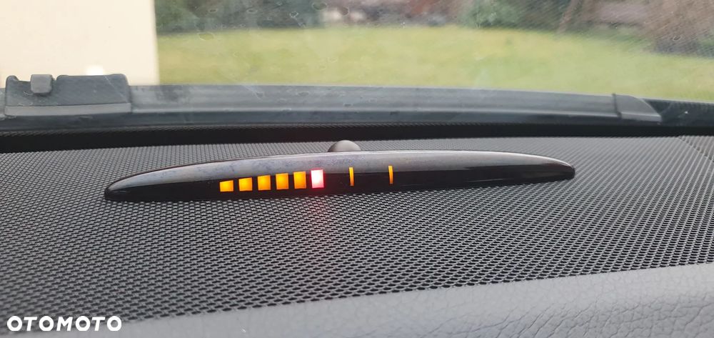 Mercedes-Benz Klasa C 180 CGI Automatik BlueEFFICIENCY Avantgarde - 16