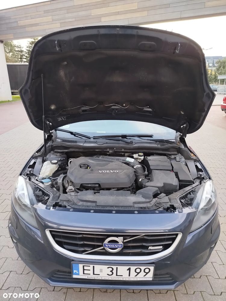Volvo V40 T3 R-Design - 5