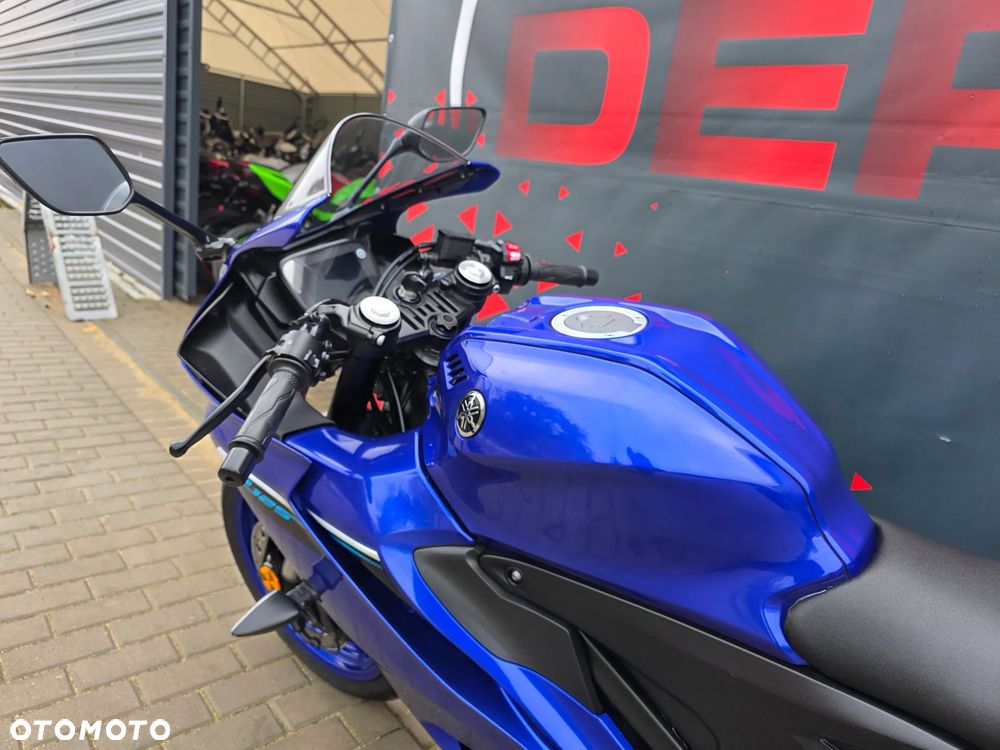 Yamaha YZF - 9