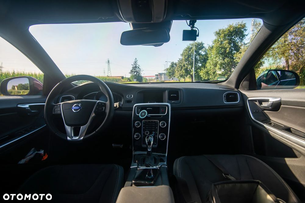 Volvo V60 D4 AWD Momentum - 8