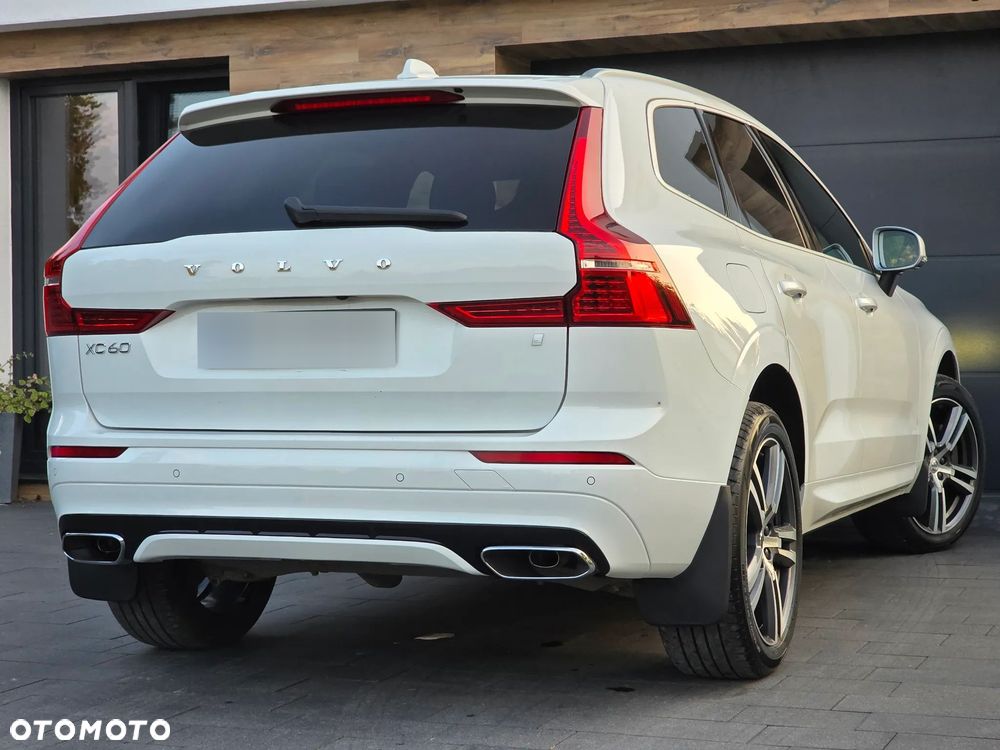 Volvo XC 60 B4 D AWD R-Design - 3
