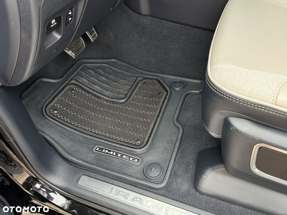 RAM 1500 5.7 Crew Cab Limited - 26