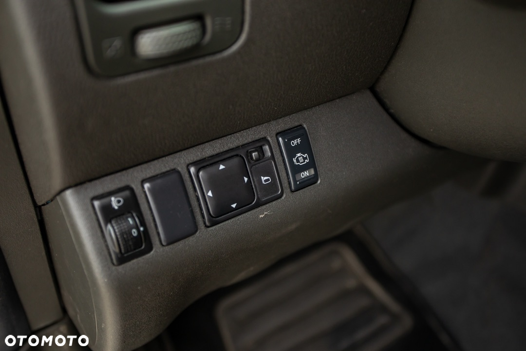 Nissan Pathfinder 2.5 D Platinum - 23