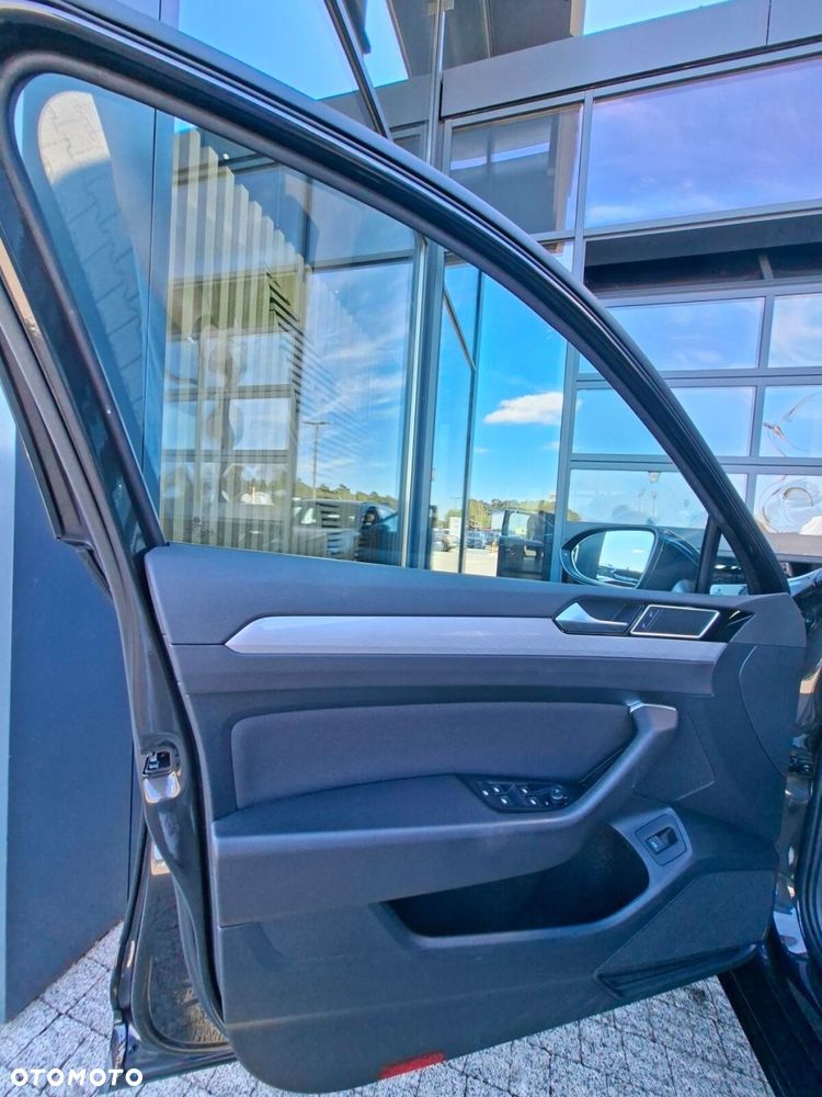 Volkswagen Passat - 10