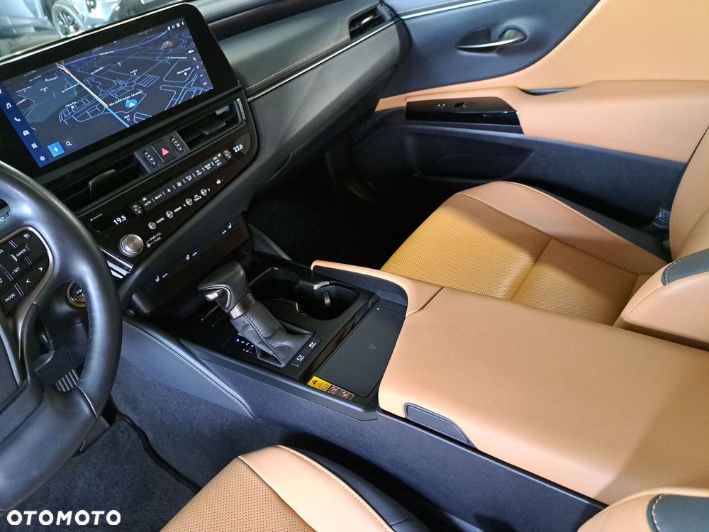Lexus ES 300h Business Edition - 30
