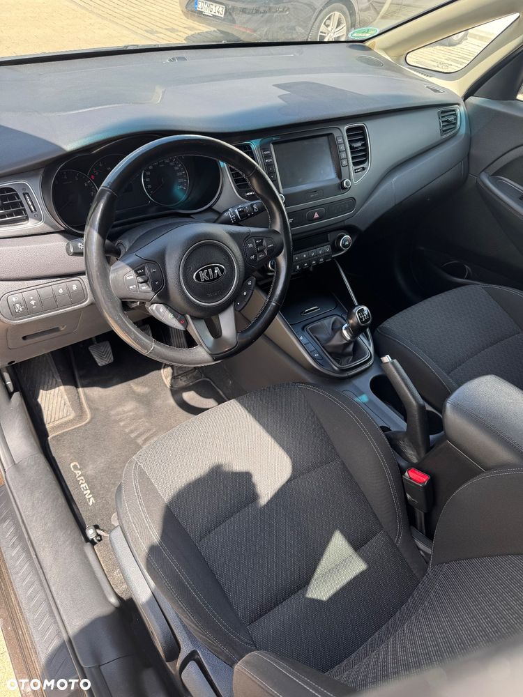 Kia Carens 1.6 GDI M 7os - 9