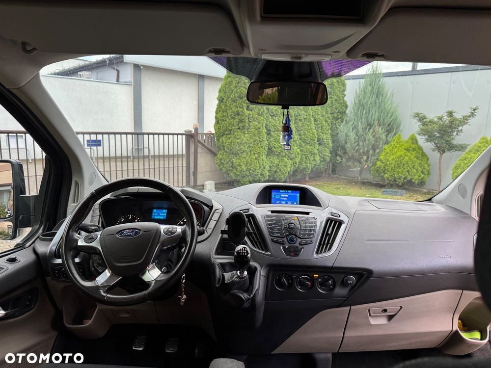 Ford Tourneo Custom 2.0 EcoBlue L1 Titanium - 28