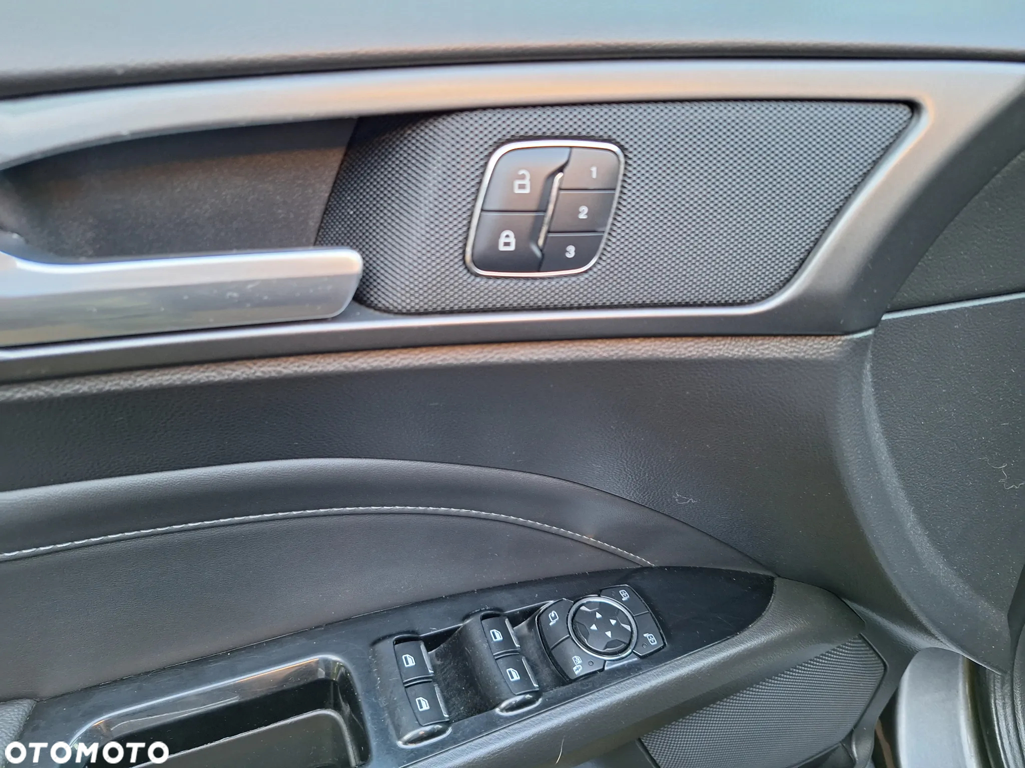Ford Mondeo 2.0 TDCi Titanium PowerShift - 18