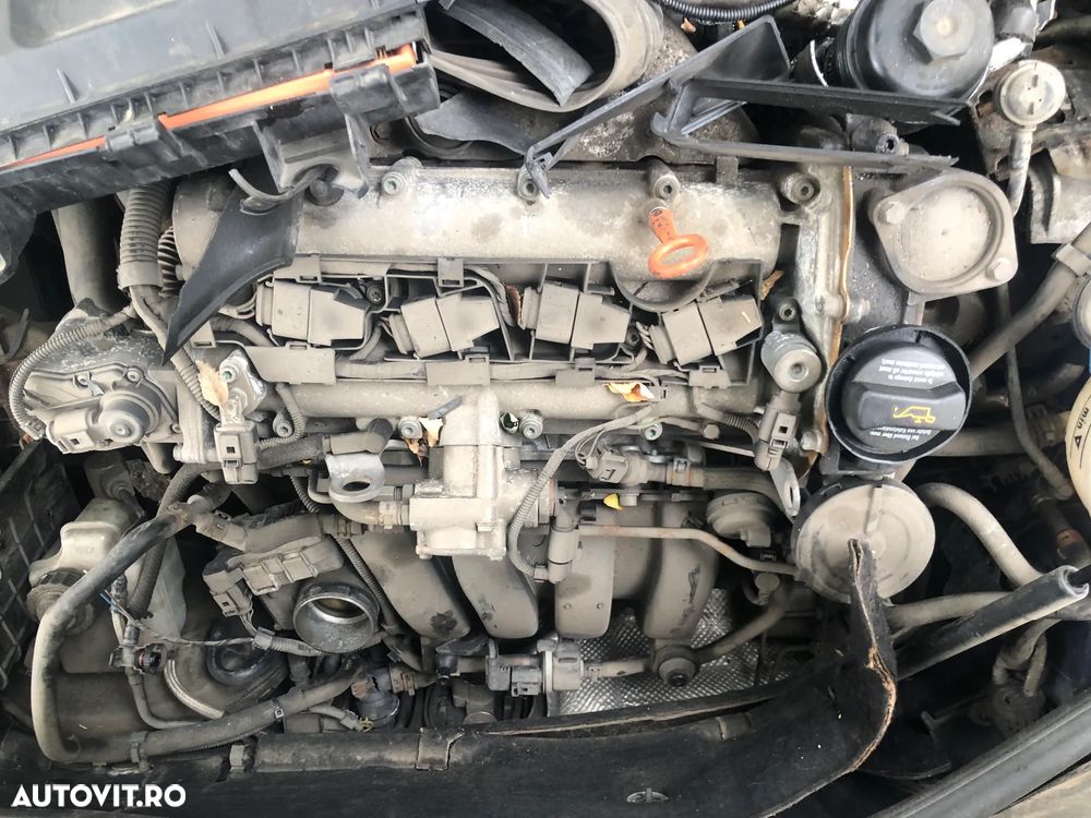 Dezmembrez VW Volkswagen Golf 5 albastru 1,6 FSI BLP 2006 - 8