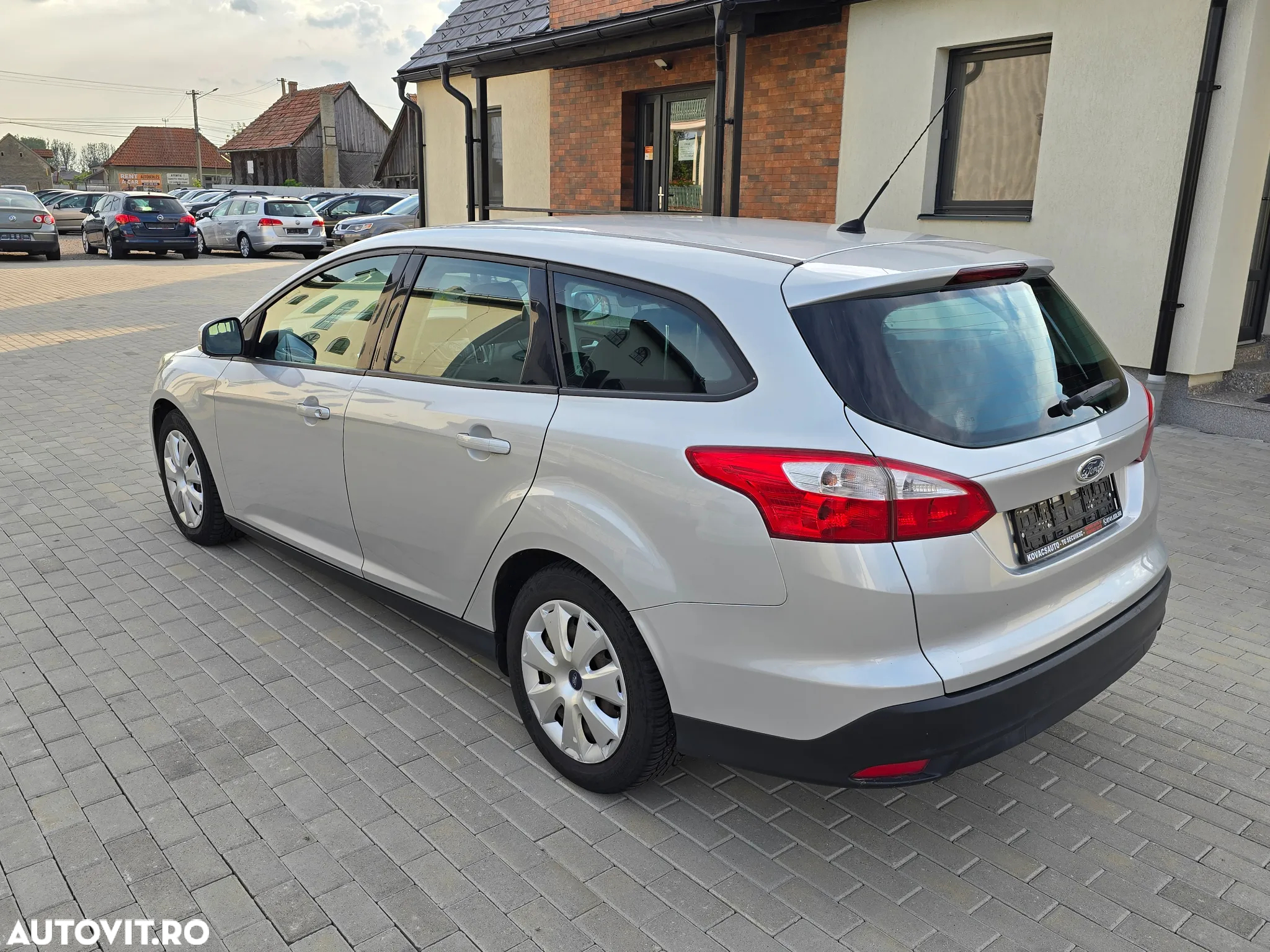 Ford Focus 1.6 TDCi DPF Start-Stopp-System Ambiente - 3