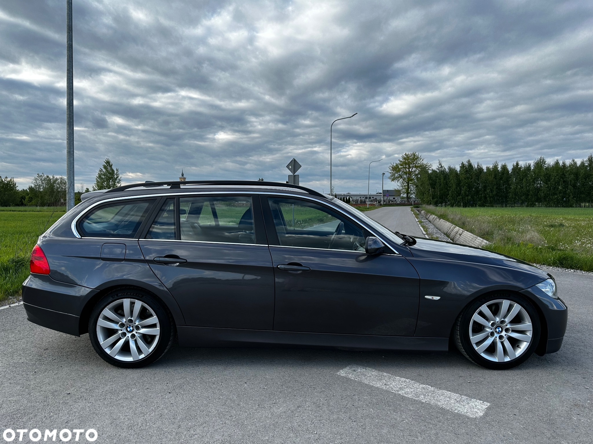 BMW Seria 3 330xi Touring - 4
