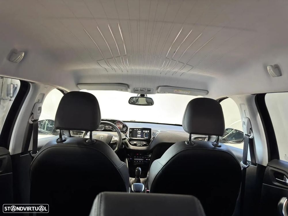 Peugeot 2008 1.2 PureTech Allure - 25