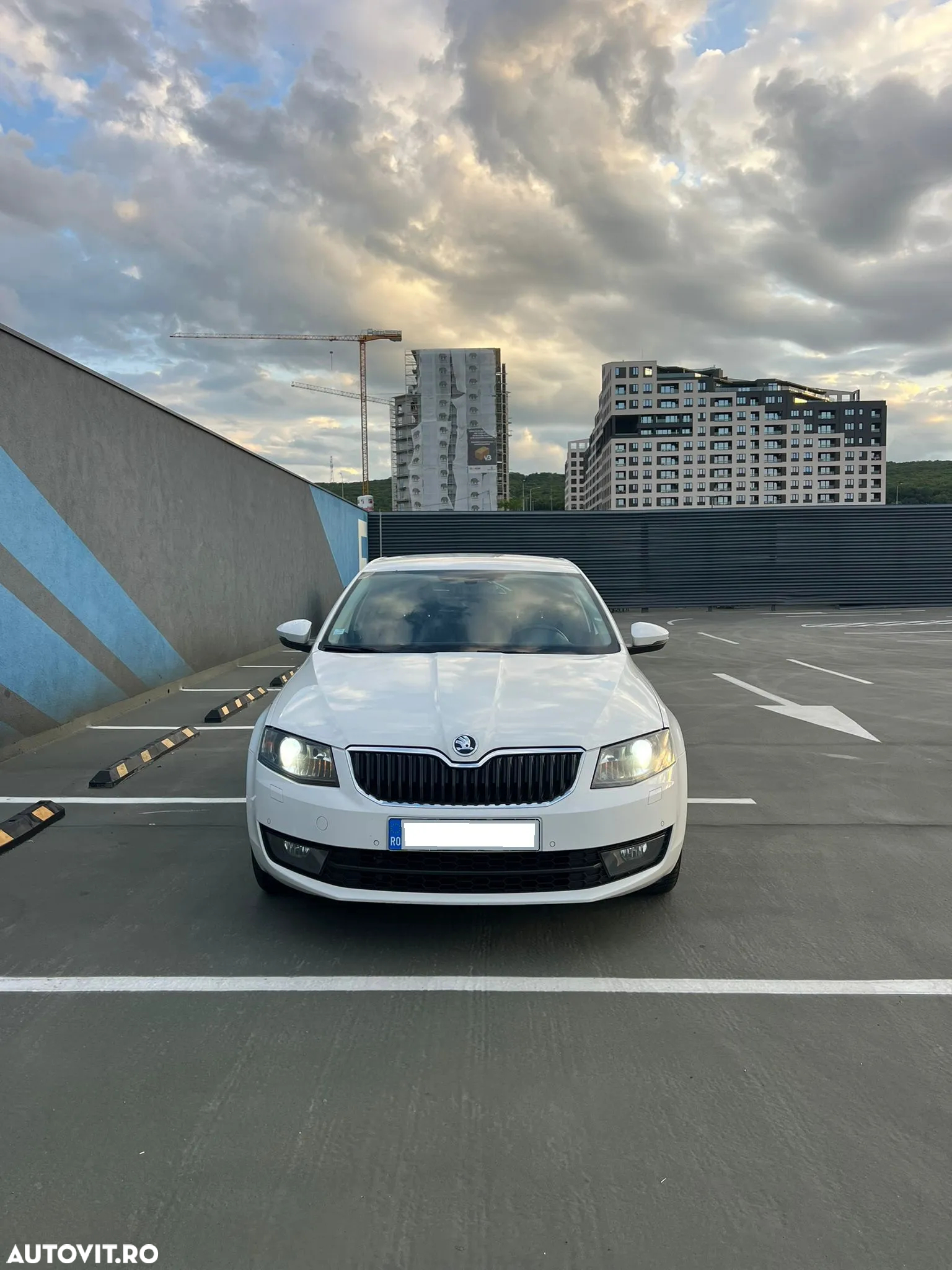 Skoda Octavia 2.0 TDI DSG Style - 3