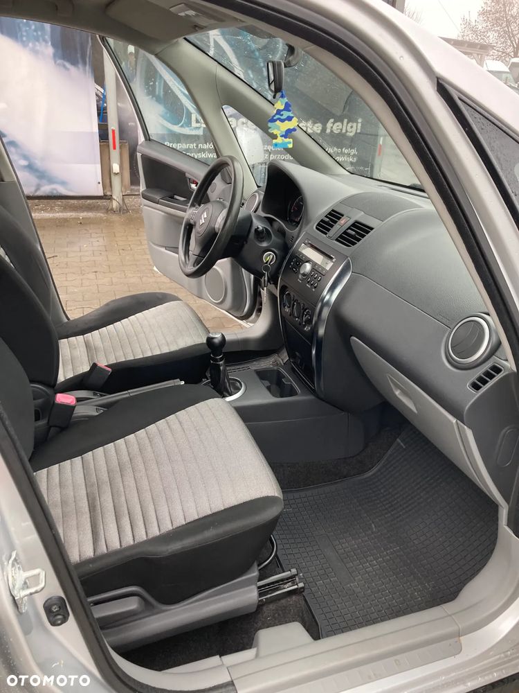 Suzuki SX4 1.6 Comfort - 9
