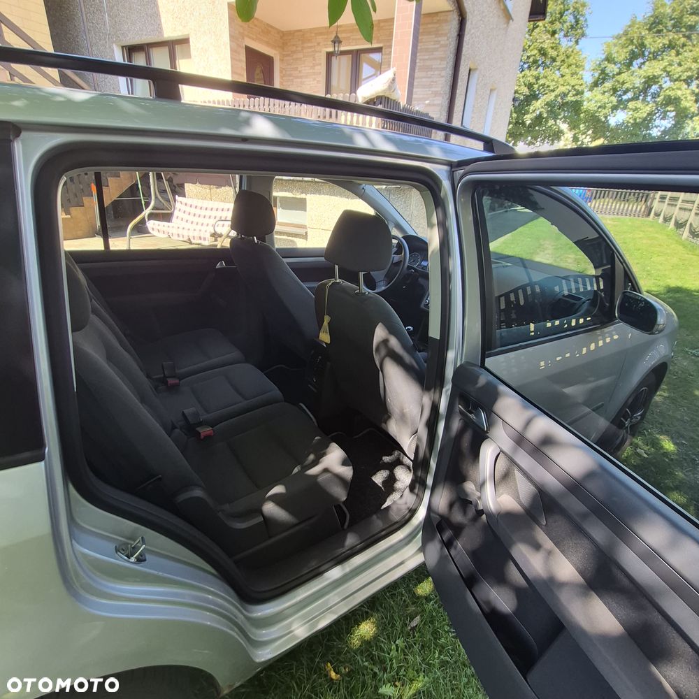 Volkswagen Touran 1.6 - 9