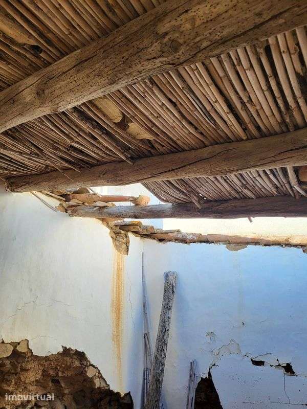 Edificio terreo ruina em Almada d Ouro Castro Marim - Grande imagem: 4/8
