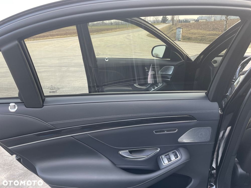 Mercedes-Benz Klasa S 560 L 4Matic 9G-TRONIC - 33