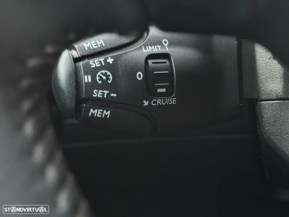 Peugeot 208 1.2 PureTech Allure Pack - 10