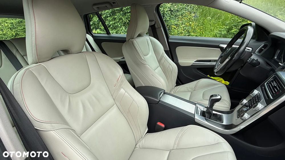 Volvo V60 D4 Drive-E Ocean Race - 8
