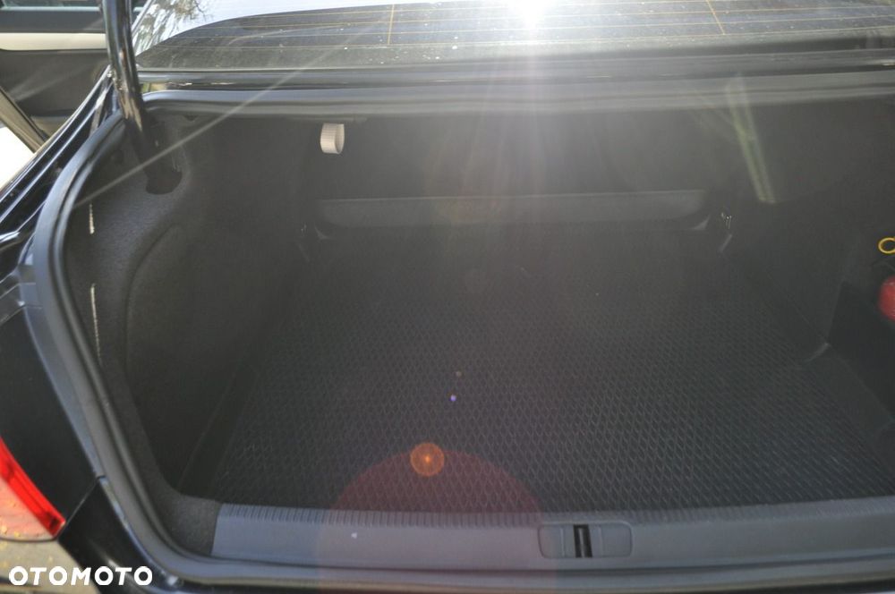 Volkswagen Passat CC - 11