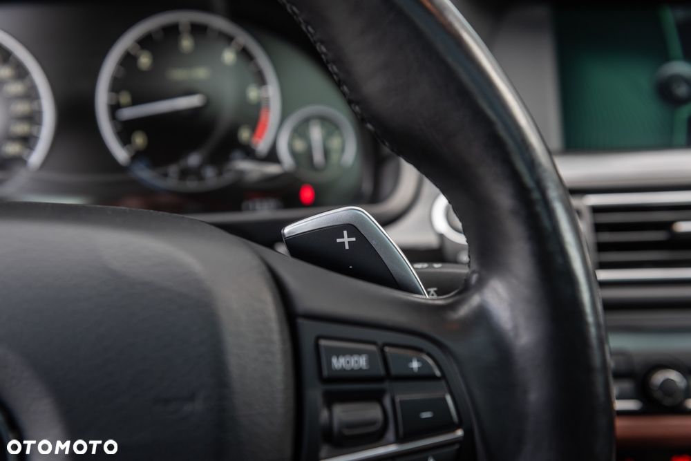 BMW Seria 5 M550d xDrive - 22