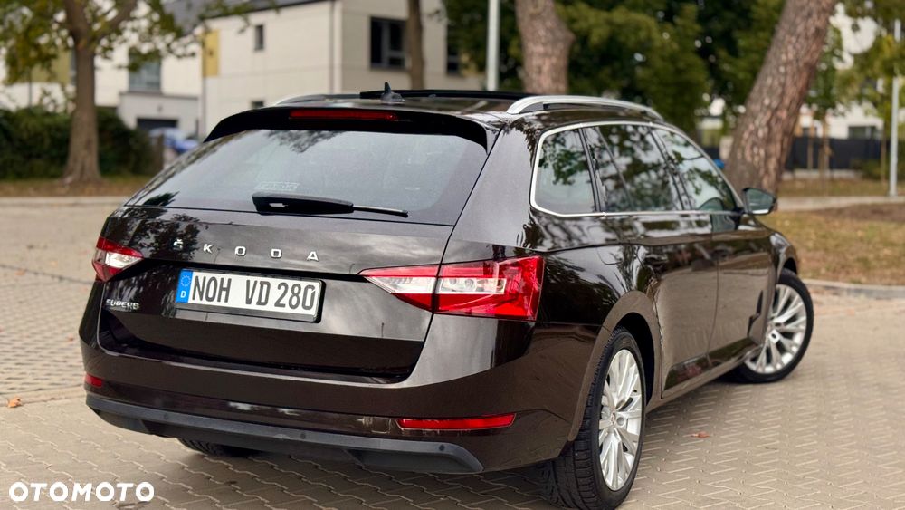 Skoda Superb 2.0 TDI DSG Style - 25