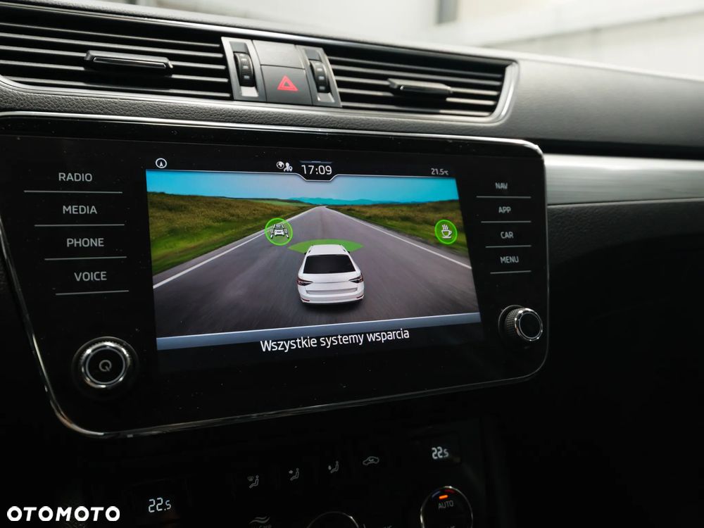 Skoda Superb 2.0 TDI SCR Ambition - 36