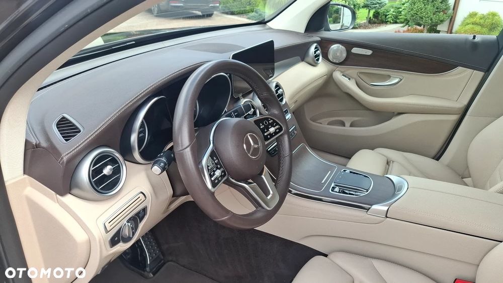Mercedes-Benz GLC - 21