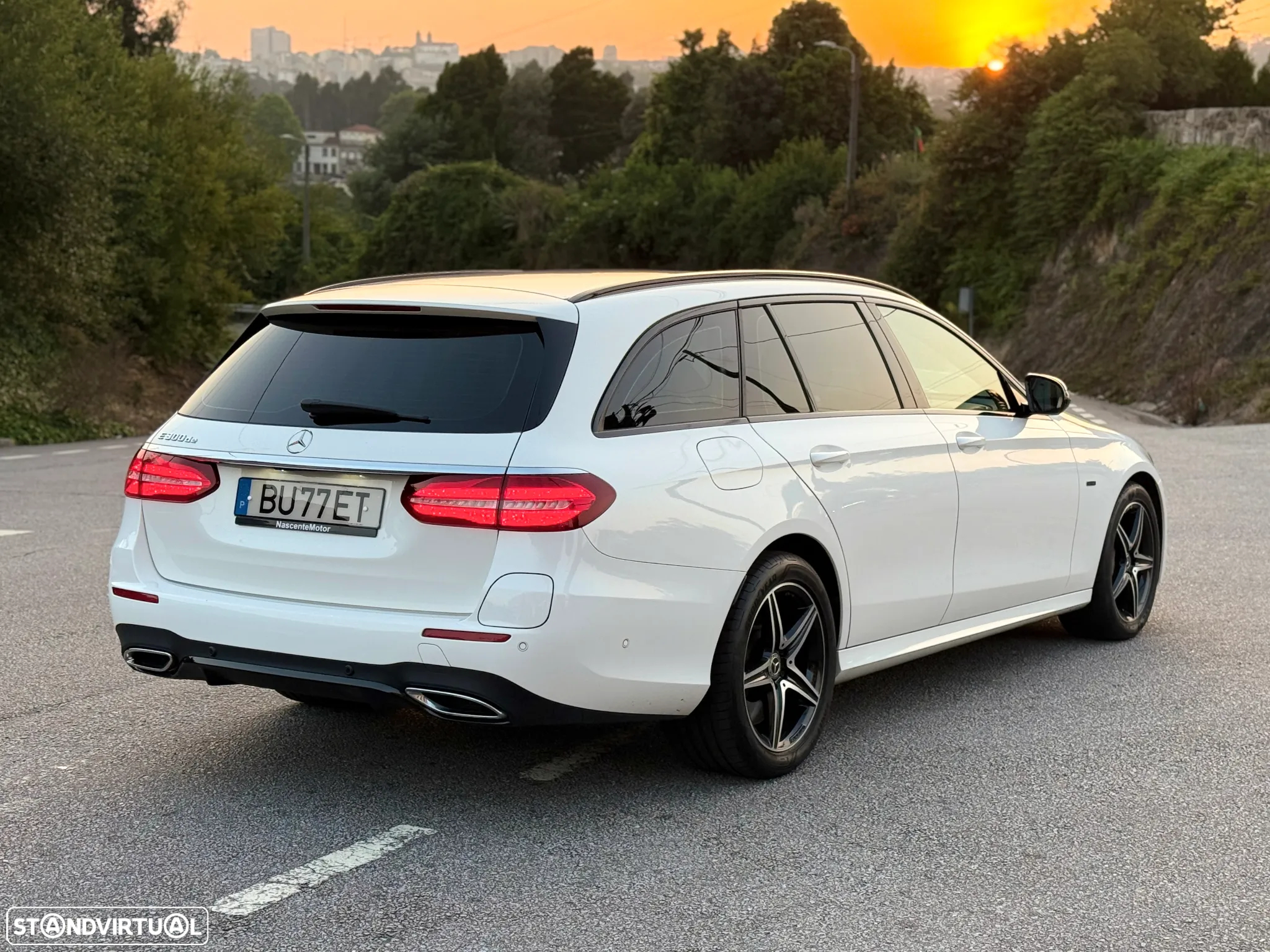 Mercedes-Benz E 300 de AMG Line - 16