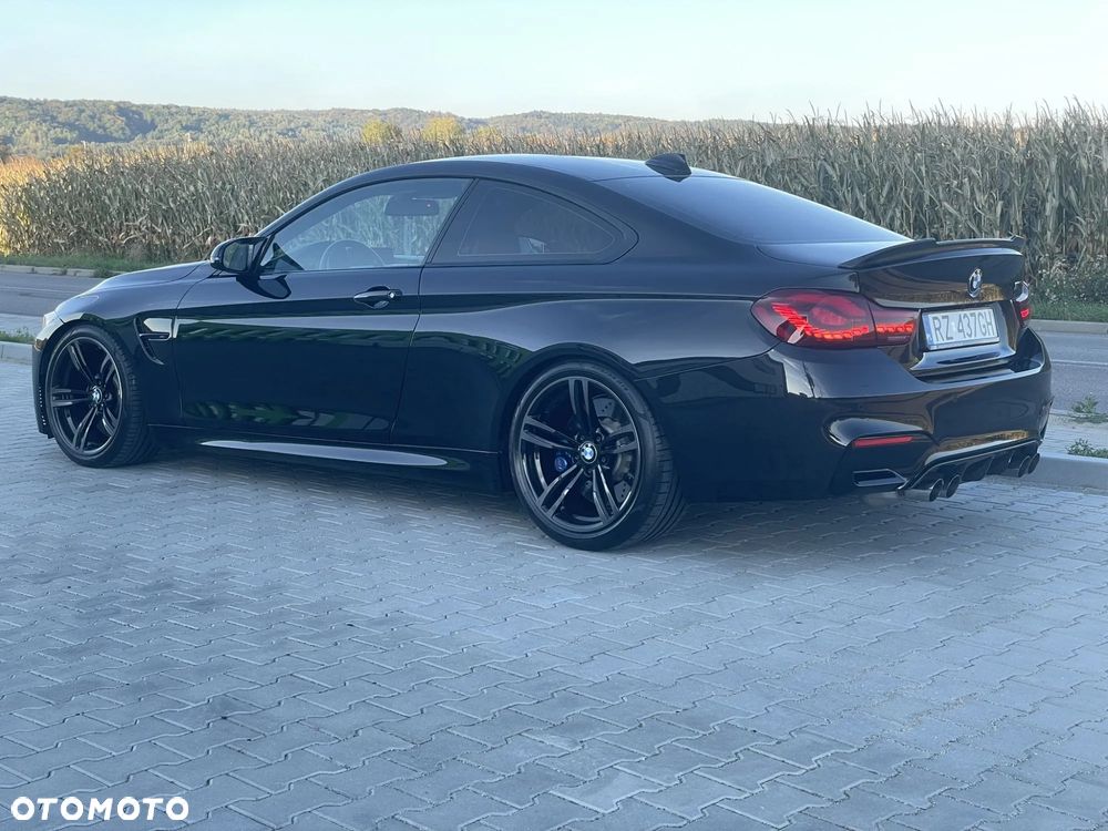 BMW M4 Coupe DKG - 23