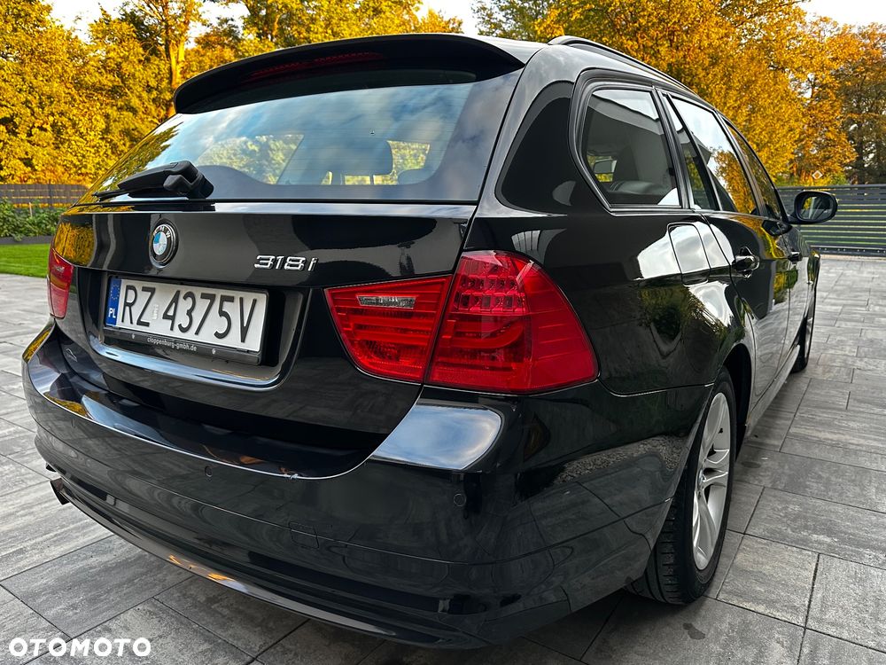 BMW Seria 3 318i - 9